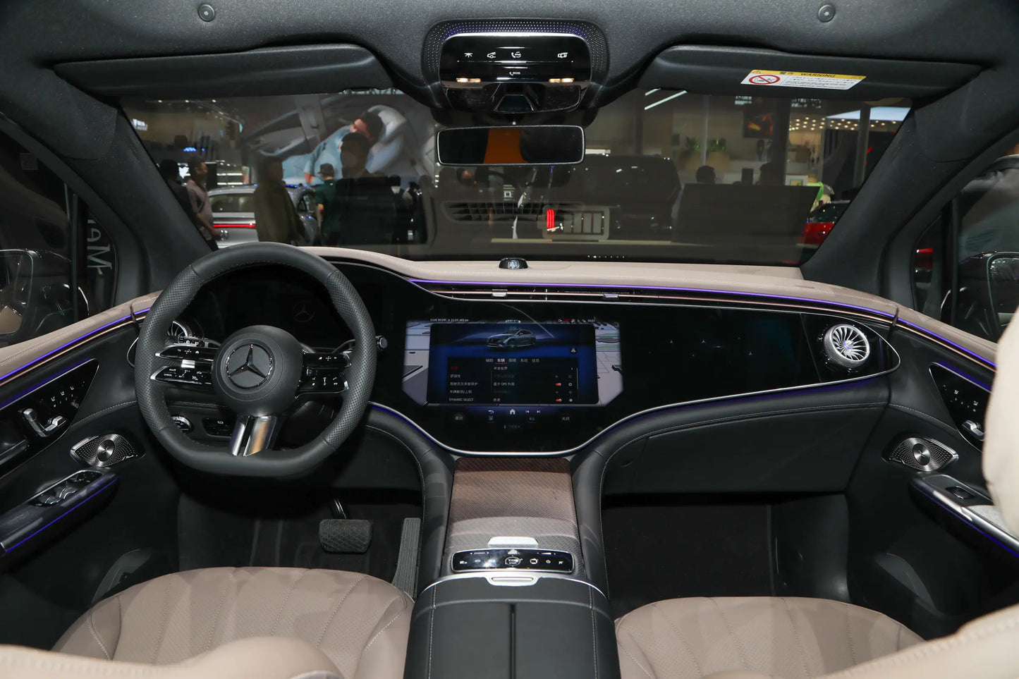 Пекинский Benz EQE внедорожник