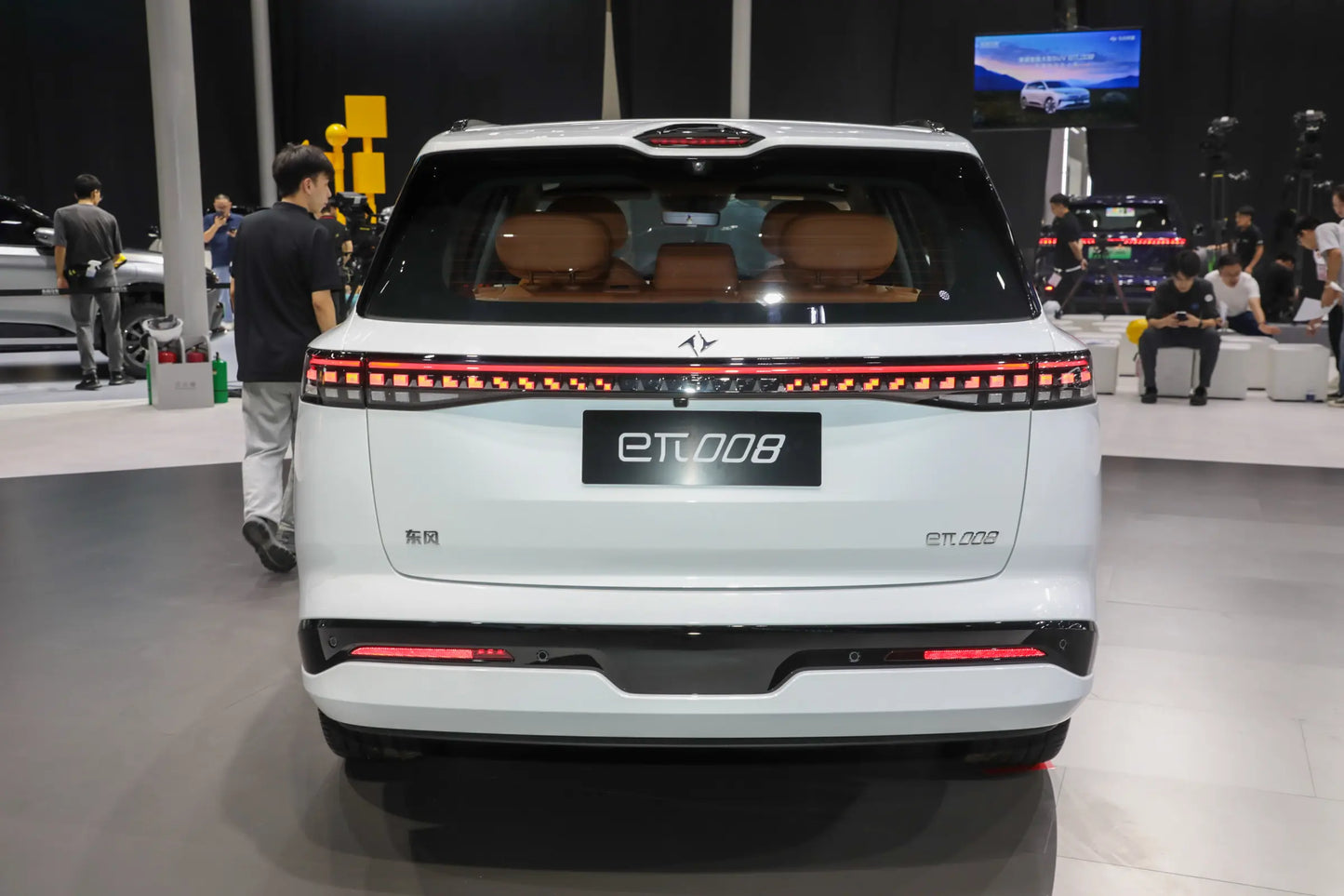 Dongfeng eπ008 - Hybrid REEV