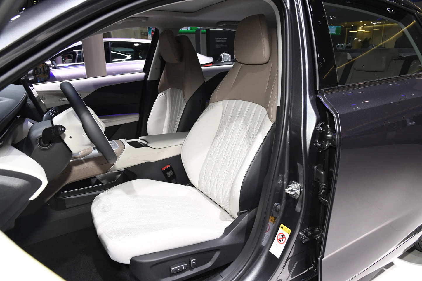 Qiyuan Changan Qiyuan A05 - Гибридный PHEV
