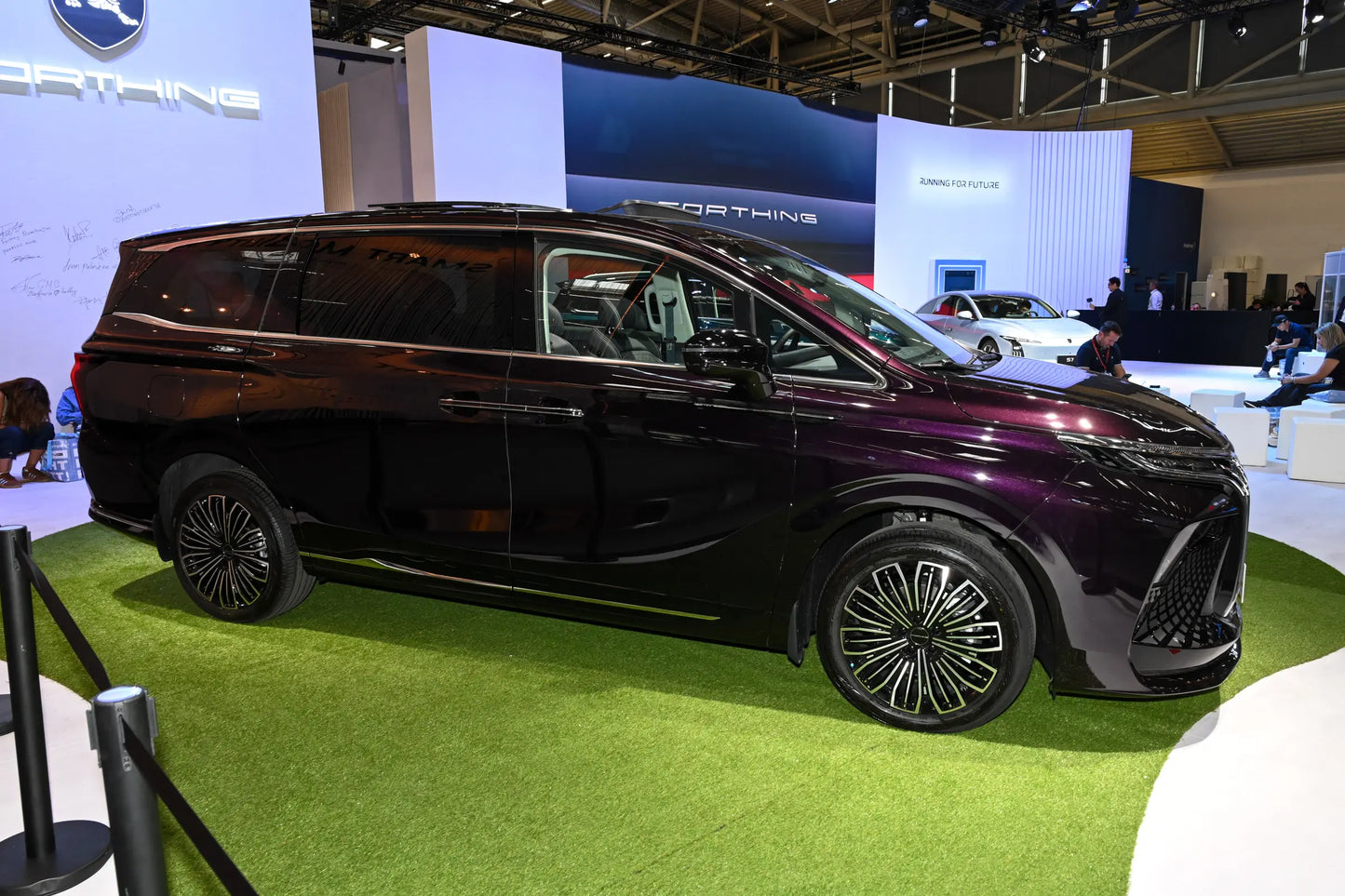 Dongfeng Forthing Wind Planet Ocean V9 - Hybrid PHEV