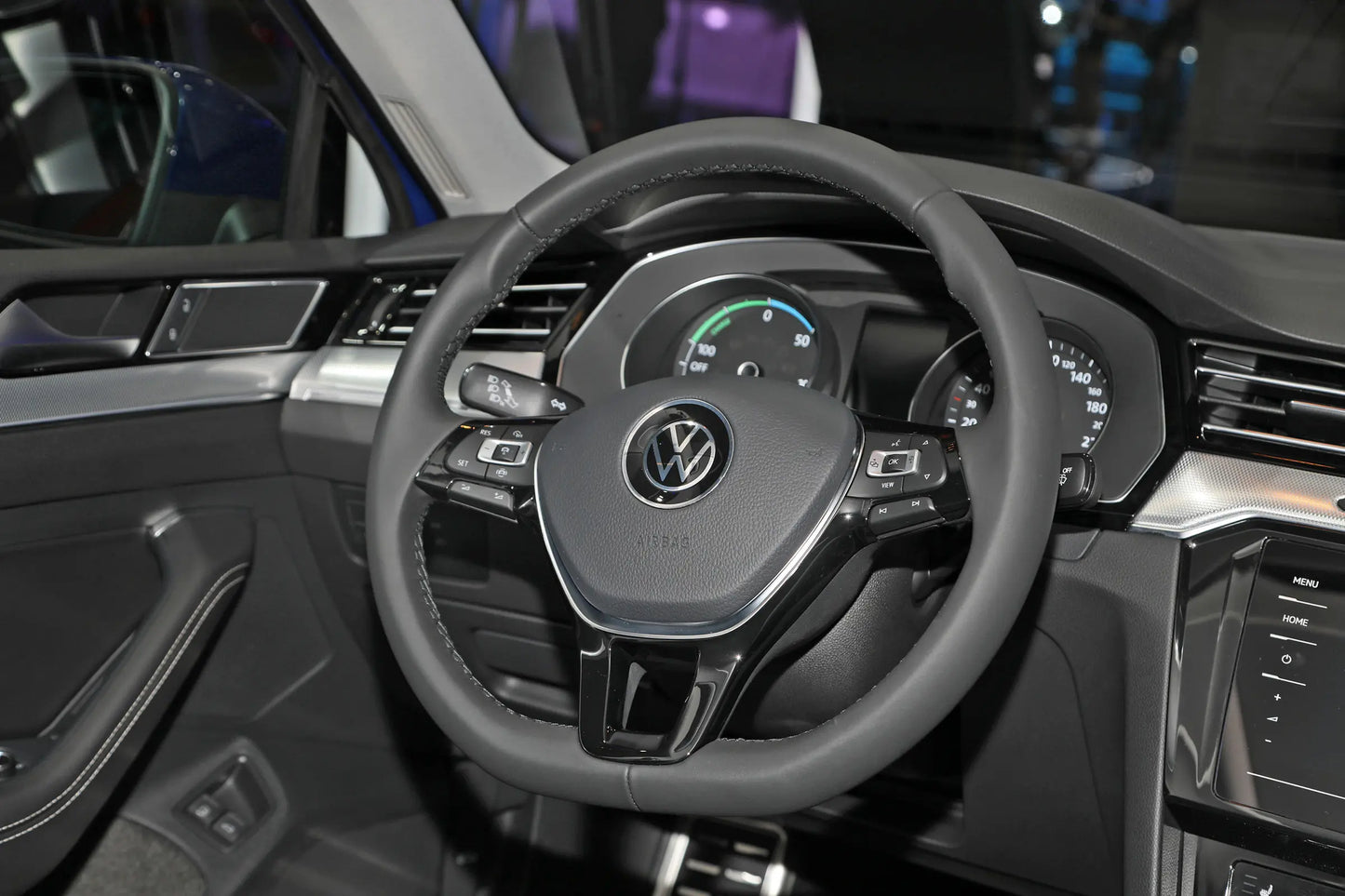 FAW-Volkswagen Magotan GTE -Гибридный PHEV