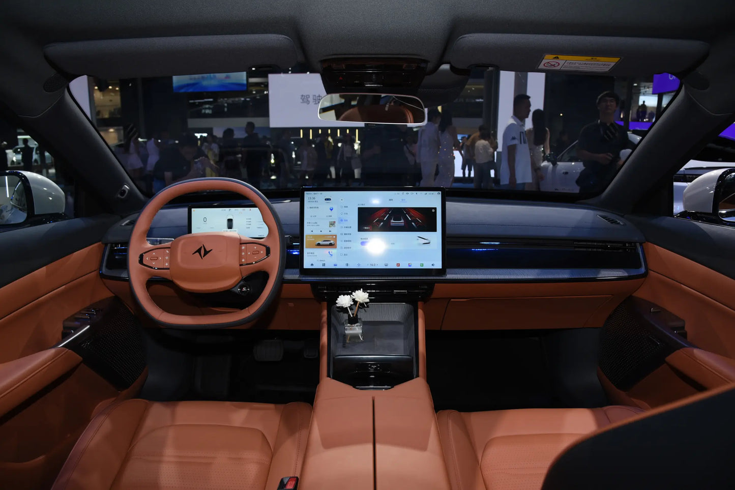 Dongfeng eπ007-Гибридный REEV