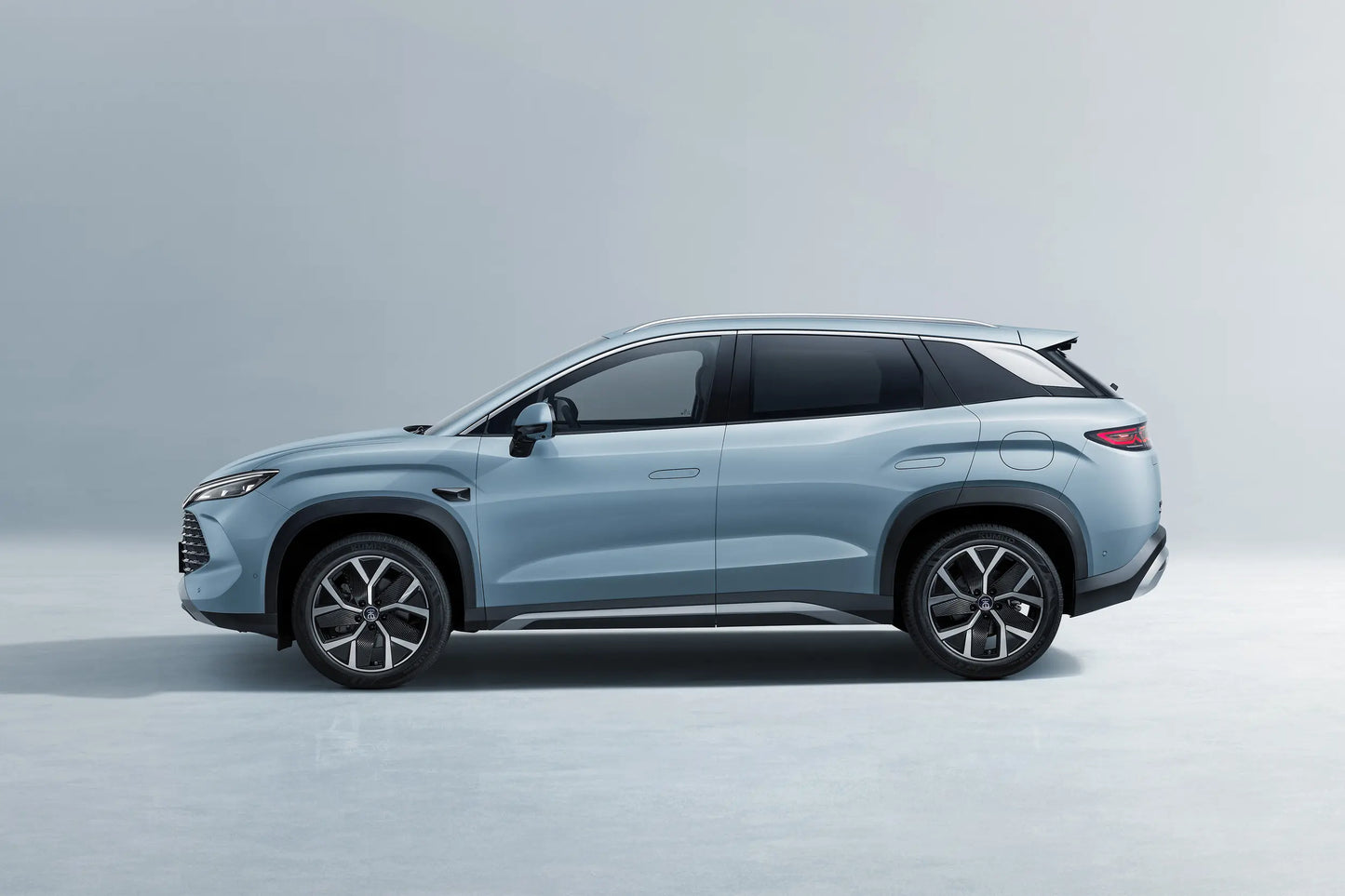 BYD Song L DM -гибридный PHEV
