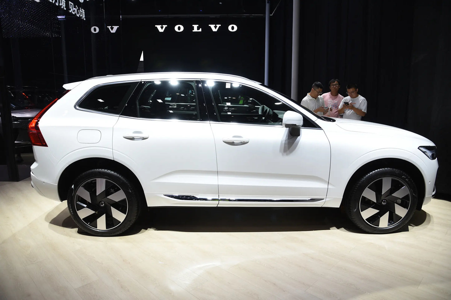 Volvo Volvo XC60 -Гибридный PHEV
