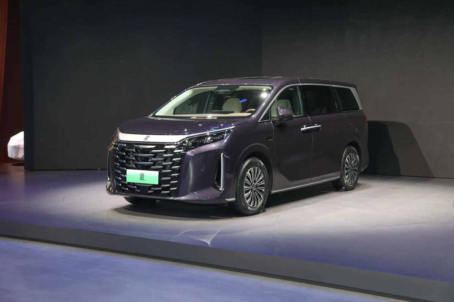 BYD Summer - Гибридный PHEV