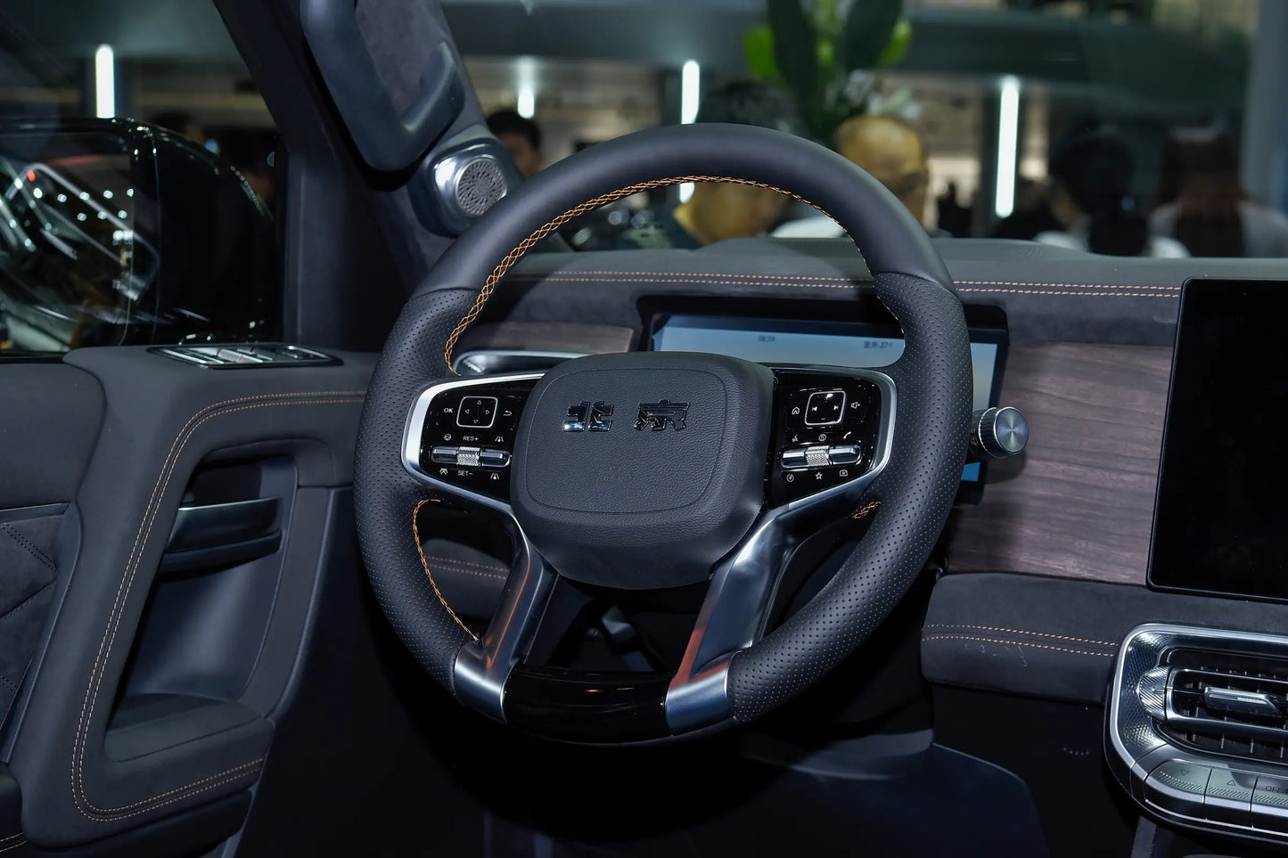 BAIC Geländewagen BJ60 Thunder-Hybrid REEV