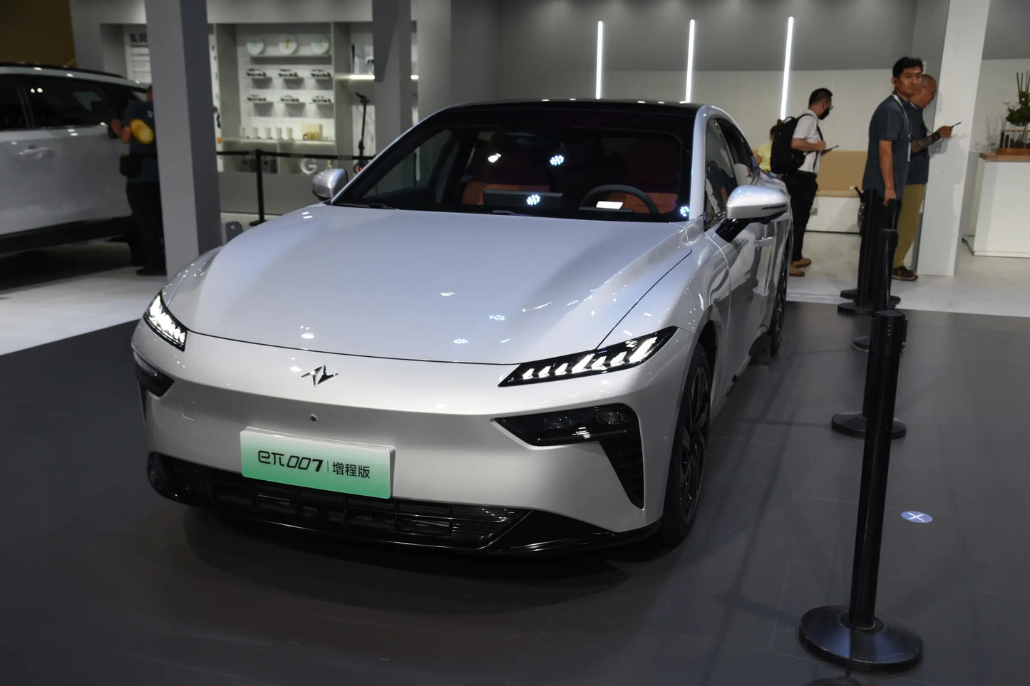 Dongfeng eπ007-Гибридный REEV