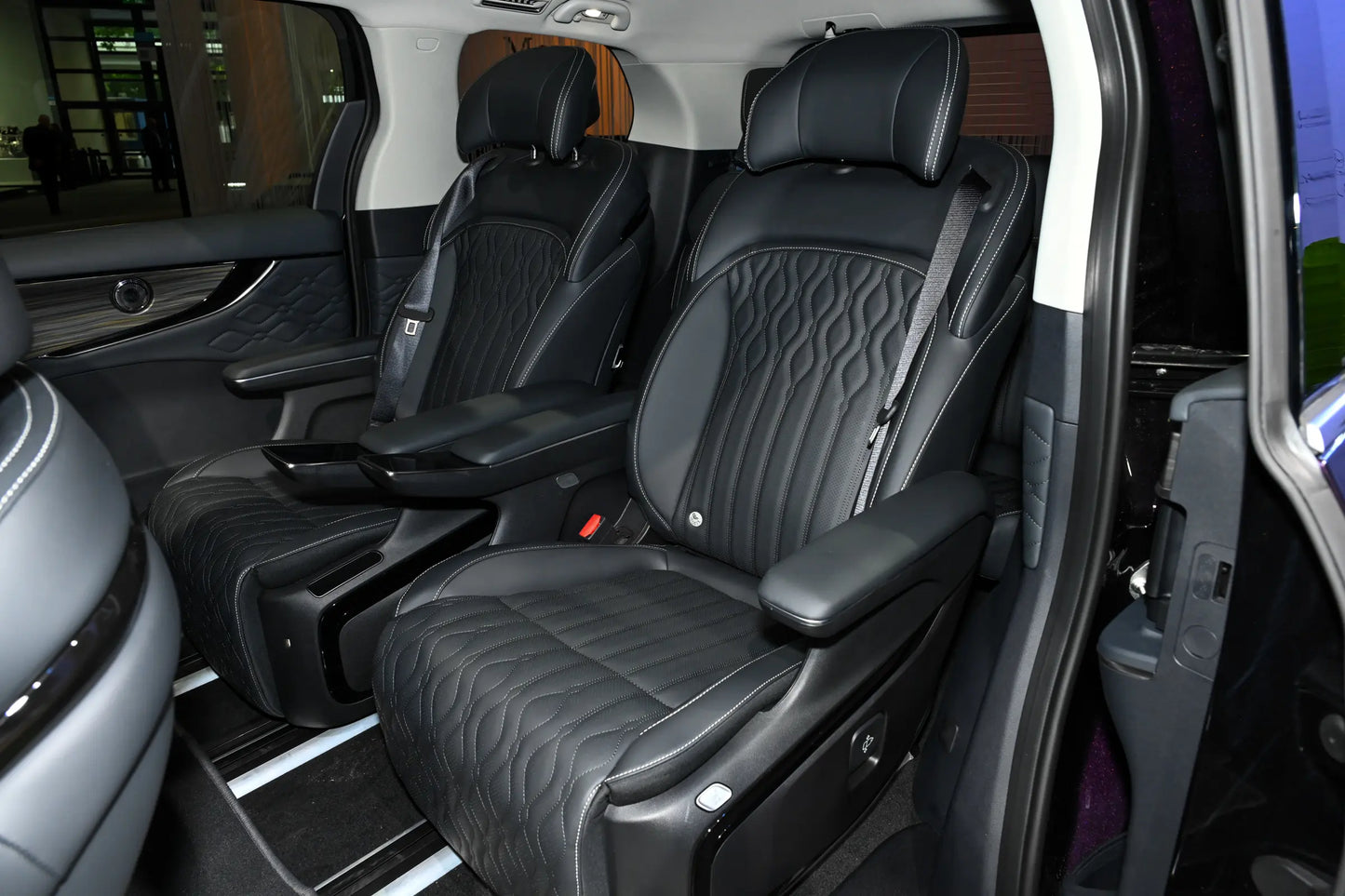 Dongfeng Forthing Wind Planet Ocean V9 - Hybrid PHEV