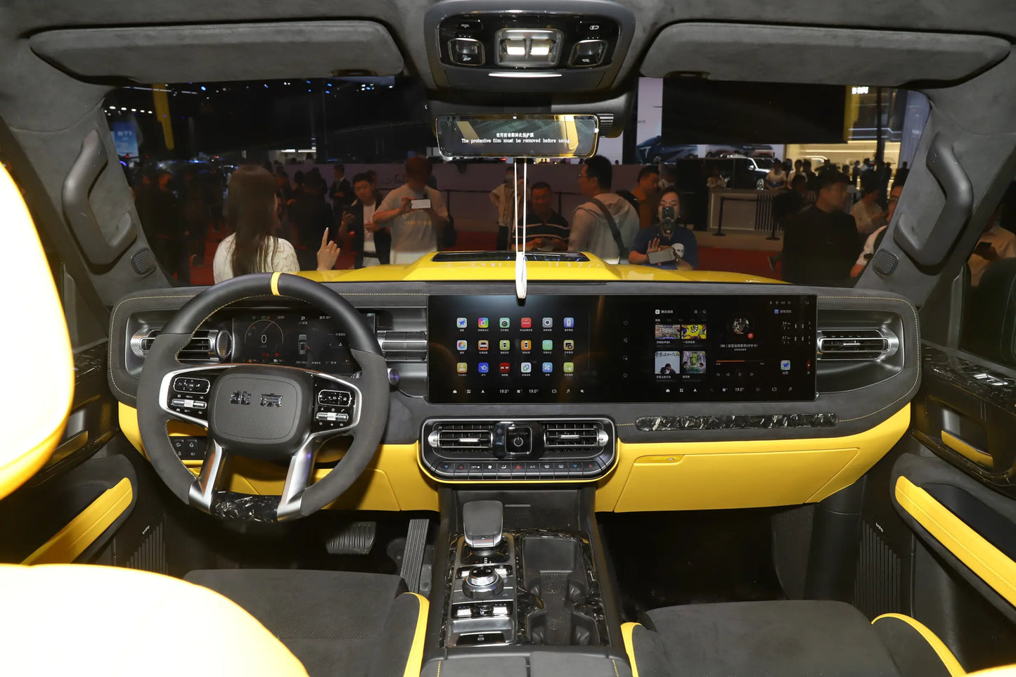 Внедорожник BAIC BJ40 с гибридным удлинителем запаса хода REEV