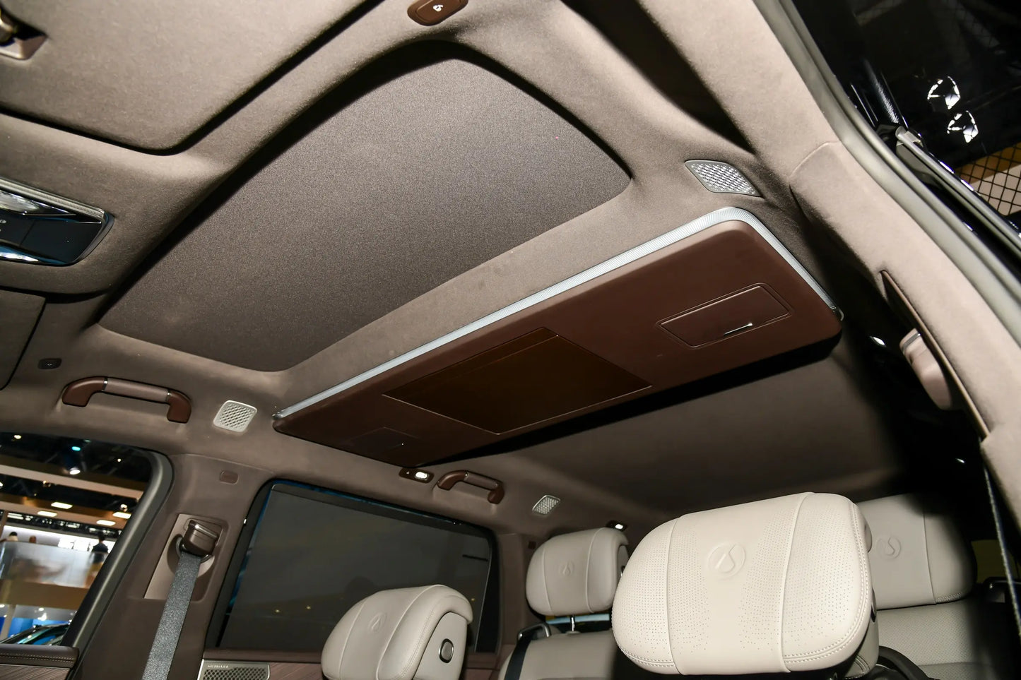 Denza Denza N9 DM -Гибридный PHEV