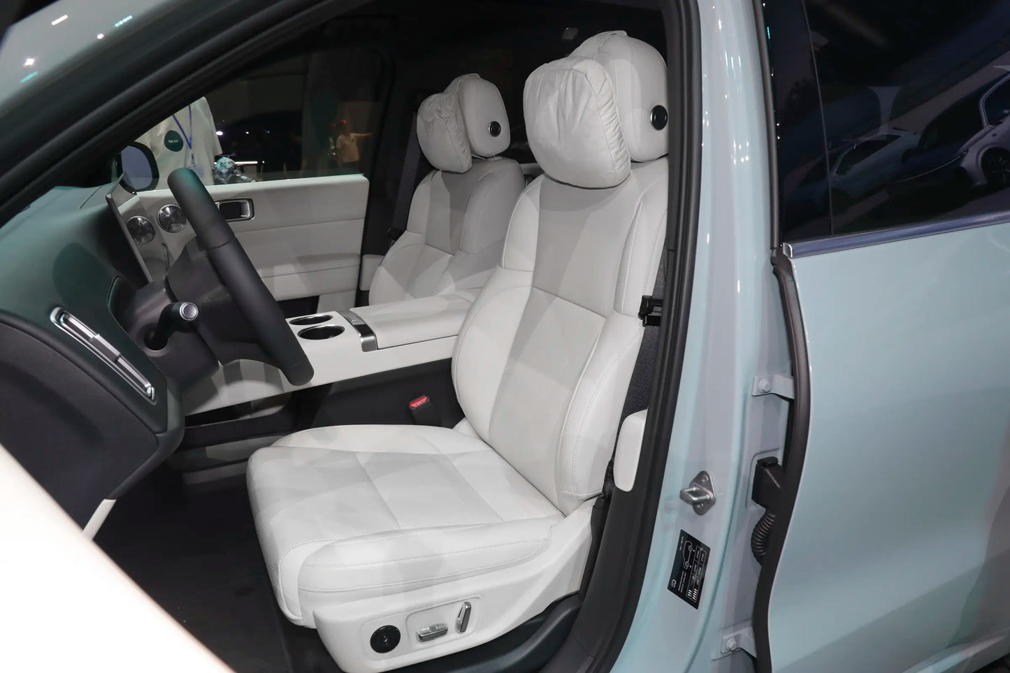 Li Auto L6-гибрид REEV
