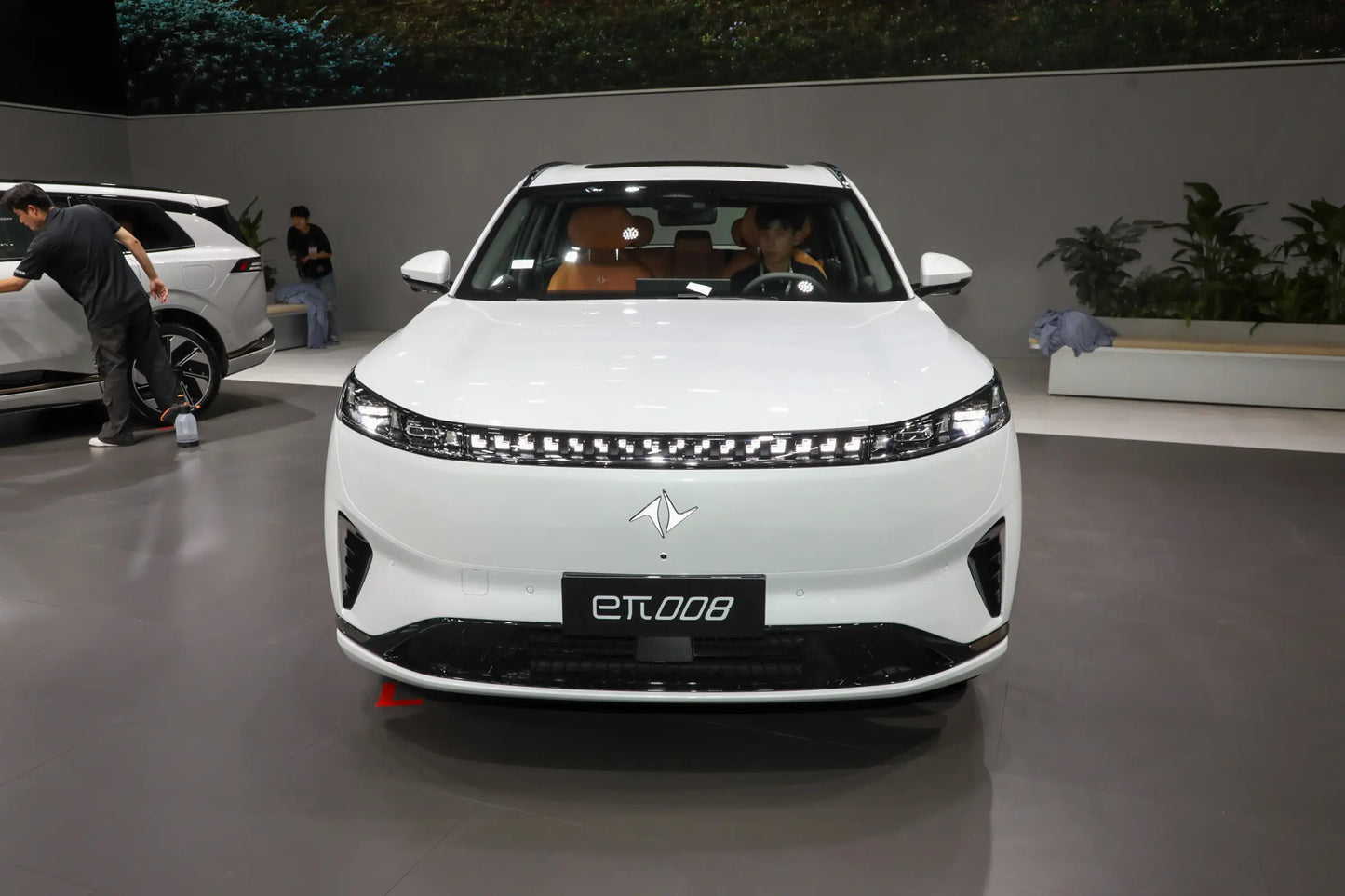 Dongfeng eπ008 - Hybrid REEV
