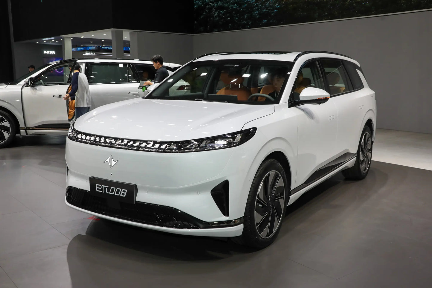 Dongfeng eπ008-Гибридный REEV